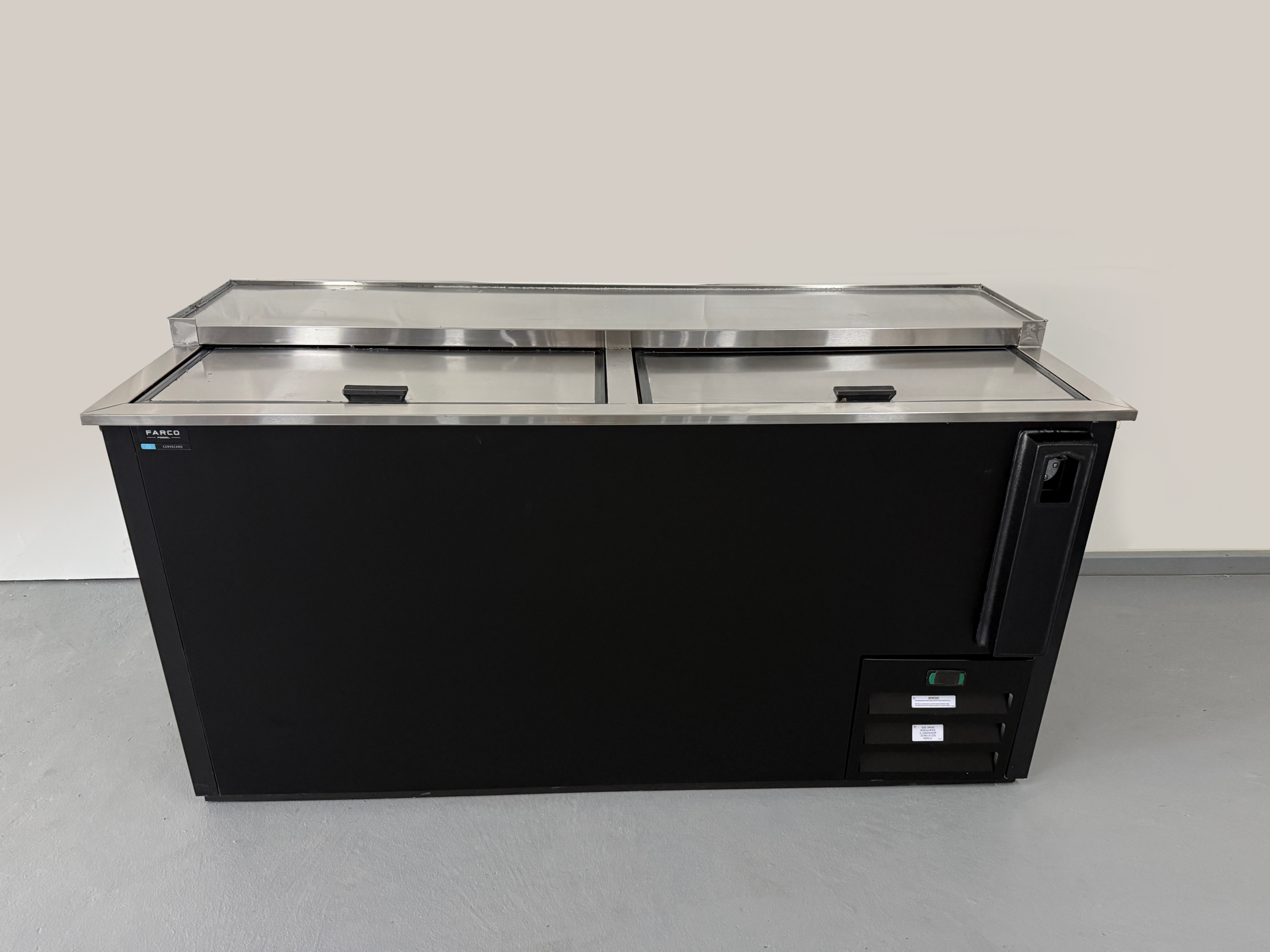 Farco Fogel Subzero barkoeling voorzien van 2 schuiven bovenlader 538 liter -9 graden 169,5 cm