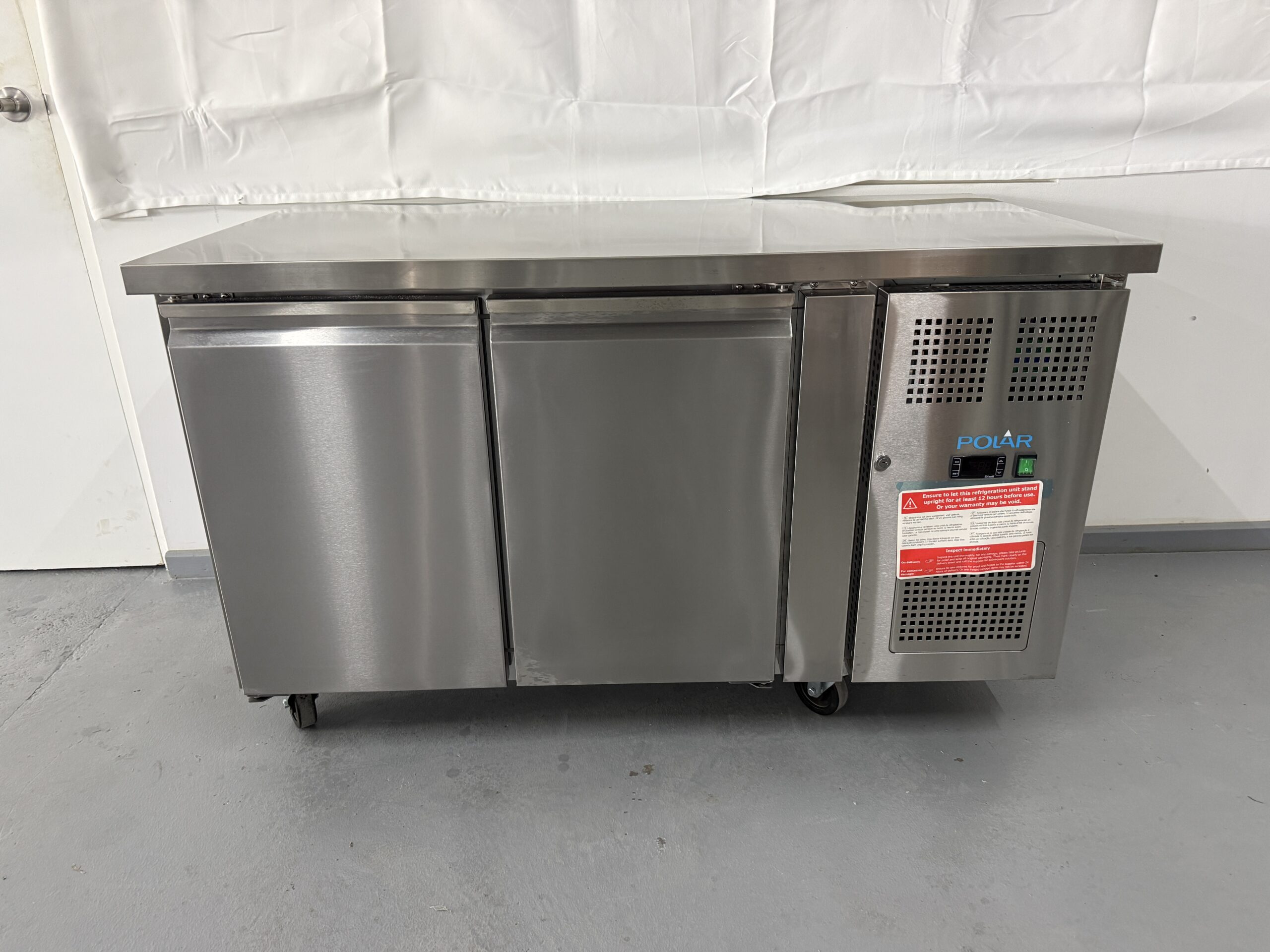 Mesa frigorífica Polar G599 - 2 puertas - 136 cm - 230 V - acero inoxidable