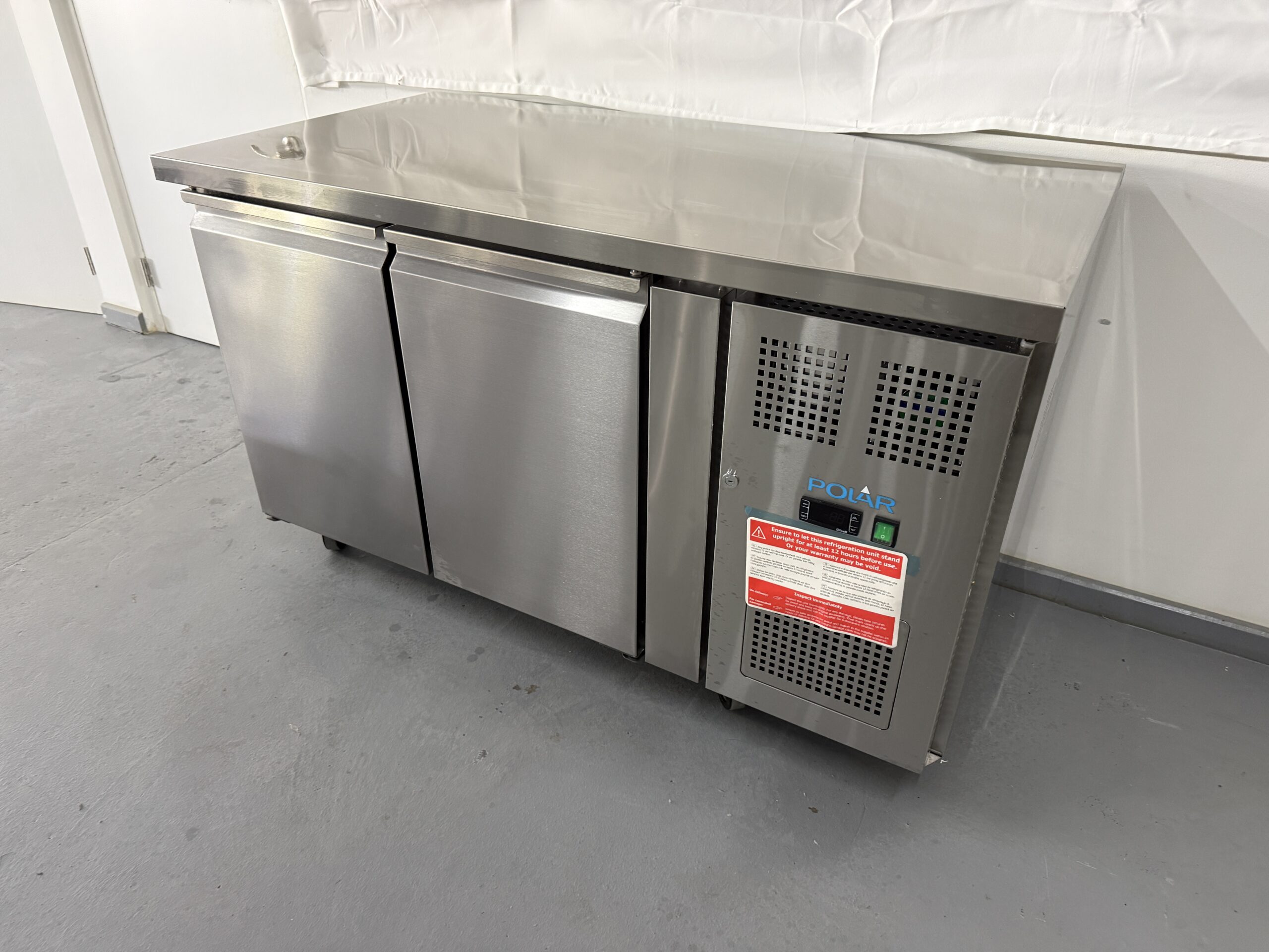 Mesa frigorífica Polar G599 - 2 puertas - 136 cm - 230 V - acero inoxidable - Imagen 2