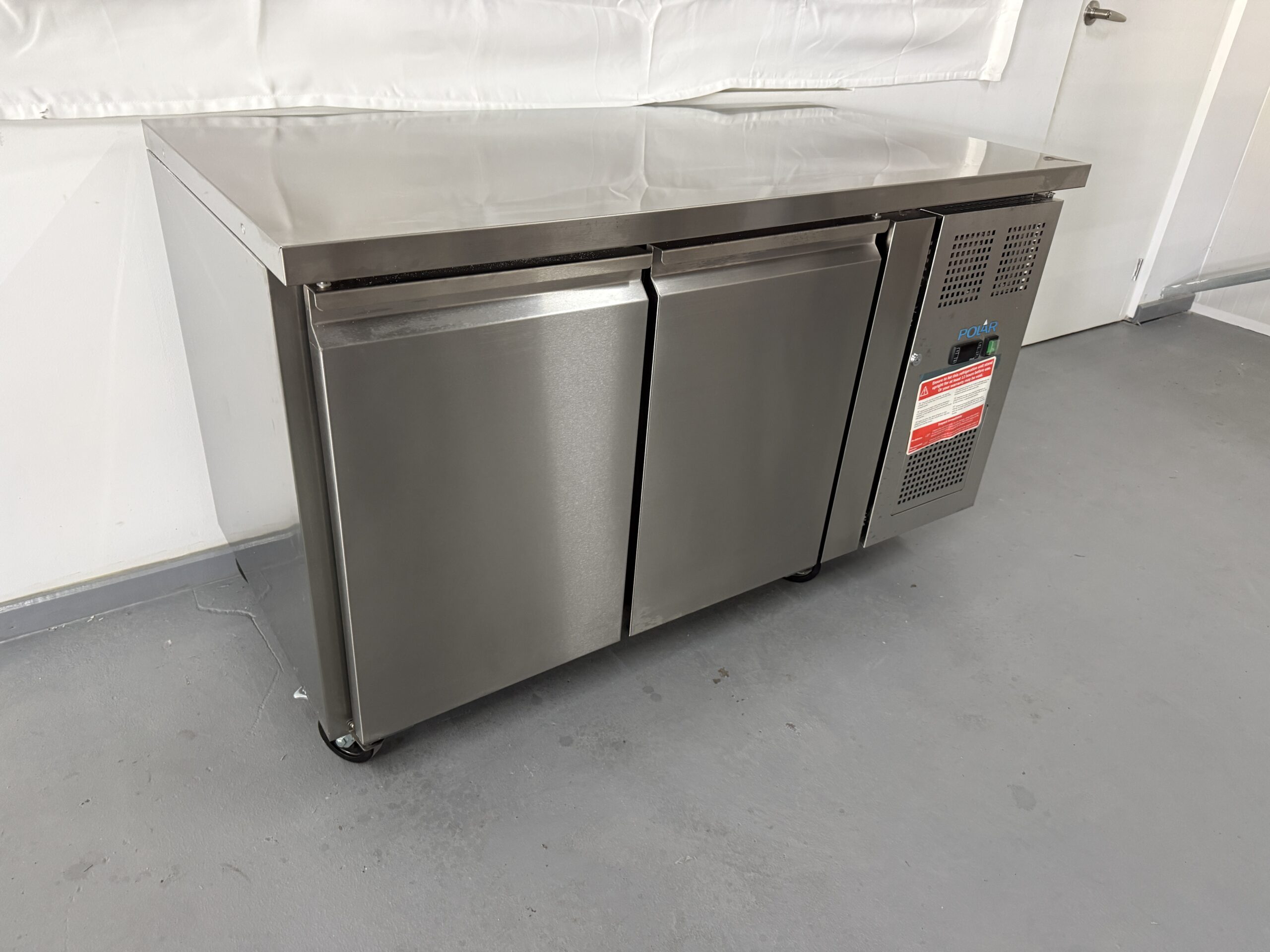 Mesa frigorífica Polar G599 - 2 puertas - 136 cm - 230 V - acero inoxidable - Imagen 3