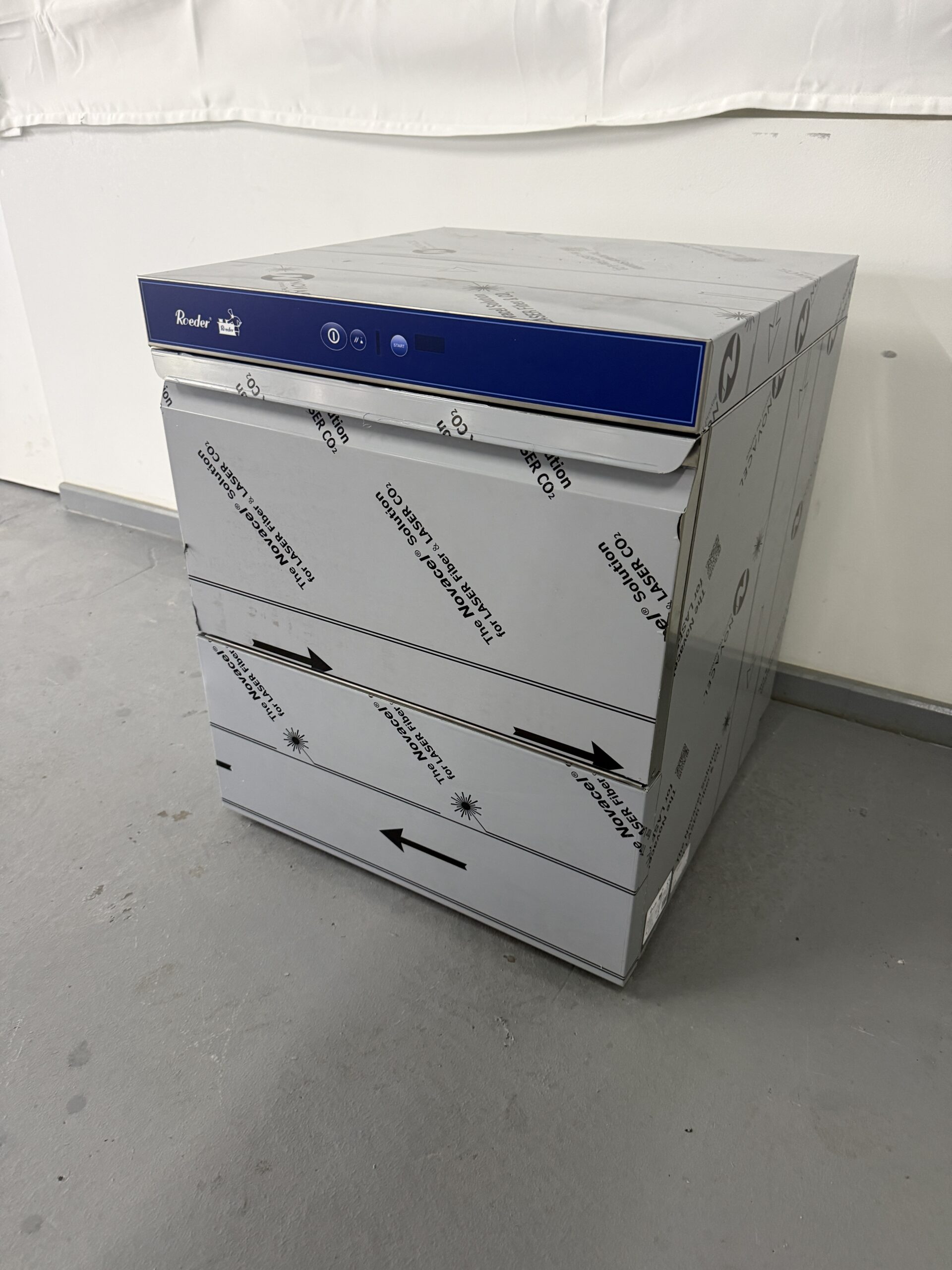 Roeder RVS Glazenspoelmachine met waterontharder 400V - Afbeelding 2