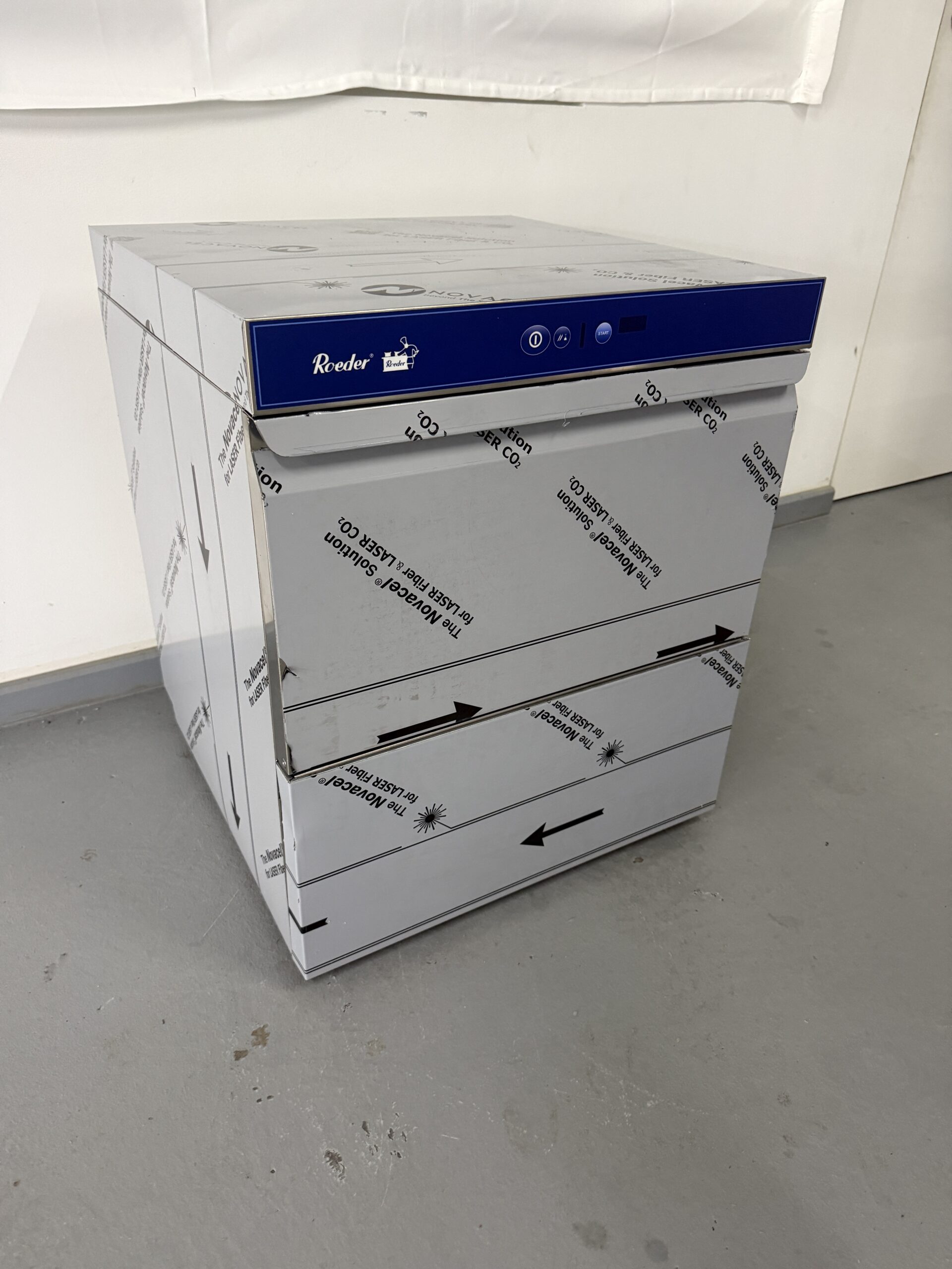 Roeder RVS Glazenspoelmachine met waterontharder 400V - Afbeelding 3