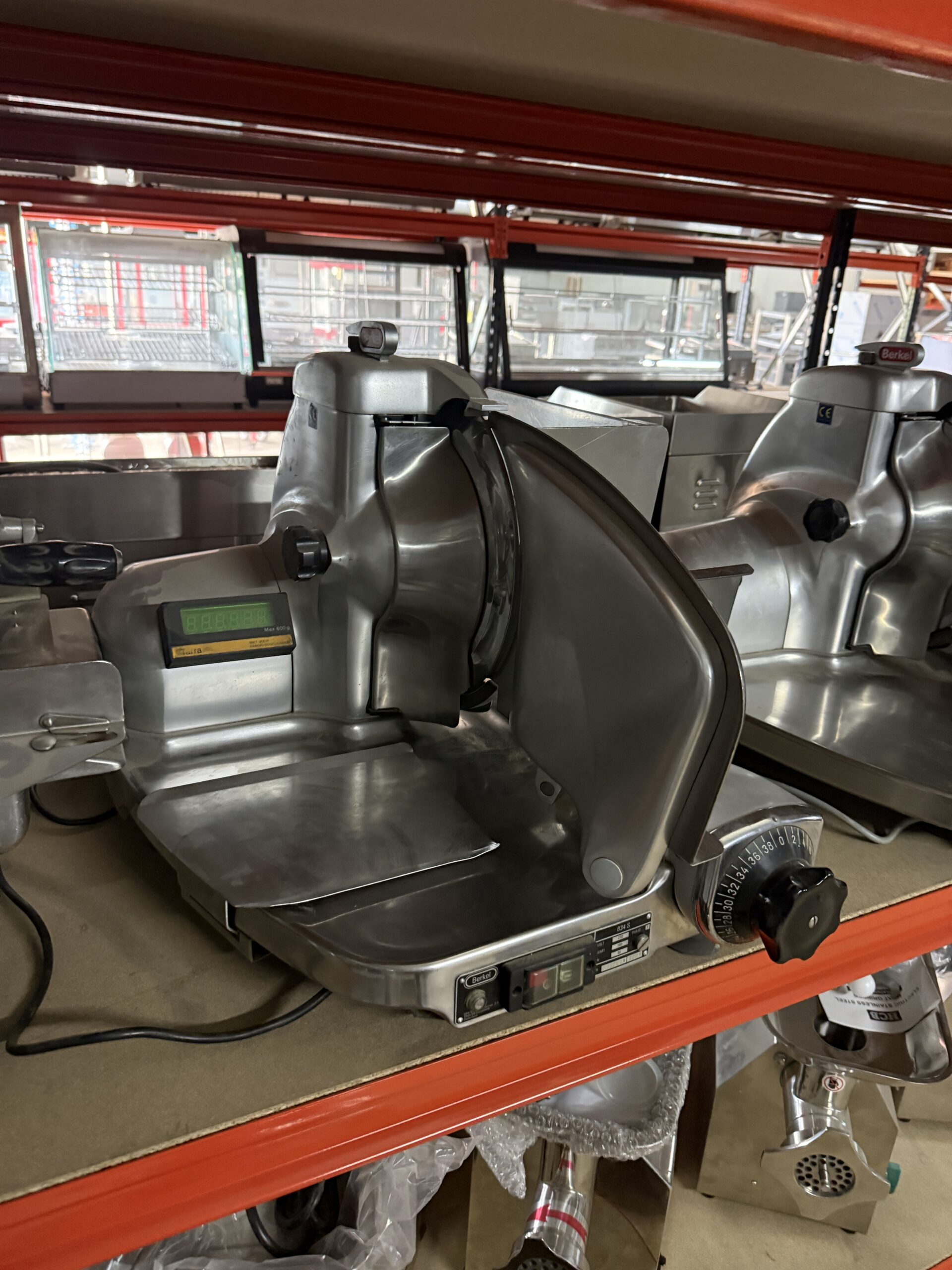 Berkel 834 Vleessnijmachine Snijmachine met weegschaal 230V - Afbeelding 2
