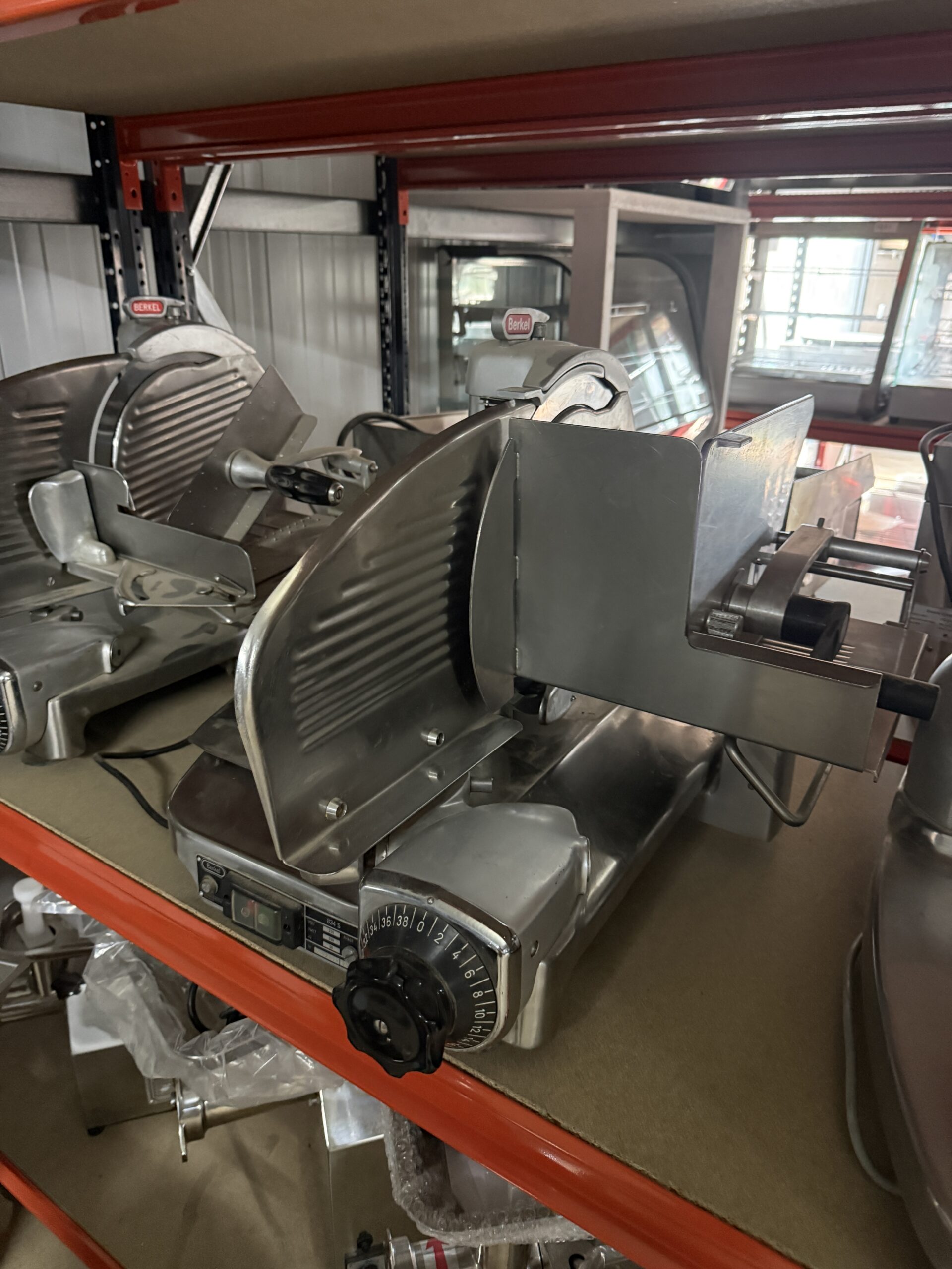 Berkel 834 Vleessnijmachine Snijmachine met weegschaal 230V - Afbeelding 3