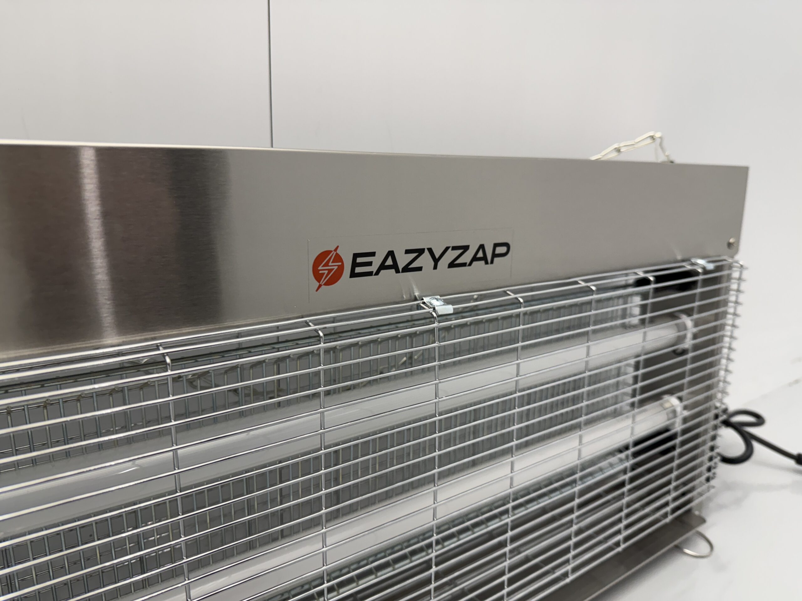 Stainless Steel Eazyzap Insect Killer FP985 Fly Trap 230V for the Hospitality Industry - Image 4